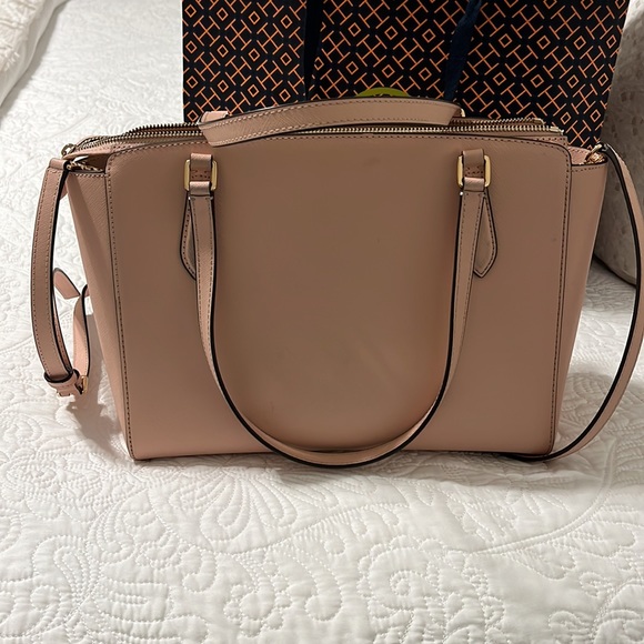 Tory Burch Emerson tote. In excellent condition! Comes from smoke free home. - Picture 2 of 7